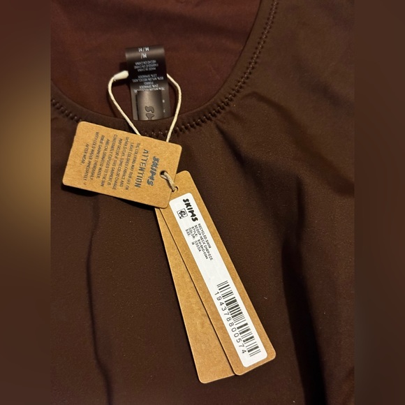 Skims Swim Scoop Neck One Piece - Picture 2 of 6